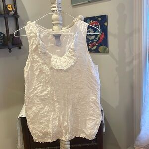 Gap ruffle polka dot top